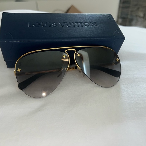IN PERFECT CONDITION- rare discontinued Louis vuitton Grease Mask sunglasses. - Picture 2 of 3